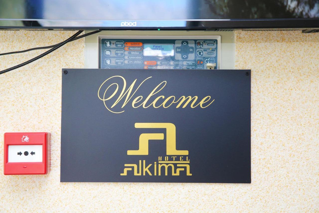 Hotel Alkima Cattaro Esterno foto